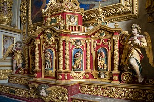 DETAIL DU RETABLE REMARQUABLE DE LA CHAPELLE SAINT-PIERRE, 17 EME SIECLE, SAINT-NICOLAS-DE SOMMAIRE (61) ORNE, BASSE-NORMANDIE, FRANCE 