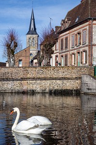 VILLAGE DE MOULIN-LA-MARCHE, ORNE (61), FRANCE 