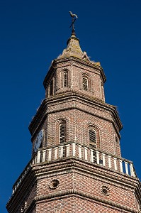 CLOCHER EN BRIQUES ROUGES DE L'EGLISE DE CHANDAI (61), FRANCE 