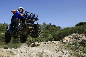 QUAD TOUT TERRAIN, CIRCUIT DE LAVAUD, MARCILLAT-EN-COMBRAILLE, PUY-DE-DOME (63), AUVERGNE, FRANCE 