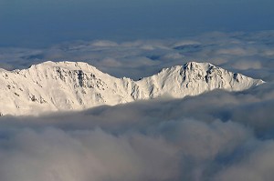 MONTAGNES ENNEIGES ET MER DE NUAGES, GOURETTE, PYRENEES-ATLANTIQUES (64), FRANCE 