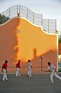 FRONTON D'ARCANGUES, PAYS BASQUE, COTE BASQUE, PYRENEES-ATLANTIQUE (64), FRANCE 