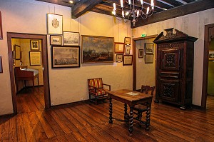 BUREAU DE LA MAISON BALAGUE QUI ABRITE LE MUSEE BERNADOTTE, UN DES DERNIERS EXEMPLES DE L'ARCHITECTURE BEARNAISE DU XVIIIEME SIECLE, PAU, PYRENEES ATLANTIQUES (64), AQUITAINE, FRANCE 