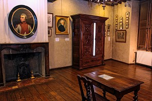 BUREAU DE LA MAISON BALAGUE QUI ABRITE LE MUSEE BERNADOTTE, UN DES DERNIERS EXEMPLES DE L'ARCHITECTURE BEARNAISE DU XVIIIEME SIECLE, PAU, PYRENEES ATLANTIQUES (64), AQUITAINE, FRANCE 
