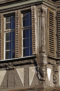 ANCIENNE MAISON DIETRICH, ORIEL ET COLOMBAGES SCULPTES, 20 QUAI SAINT NICOLAS, STRASBOURG, BAS RHIN (67), ALSACE, FRANCE, EUROPE 