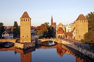 PONTS COUVERTS ET CATHEDRALE, STRASBOURG, BAS RHIN (67), ALSACE, FRANCE, EUROPE 