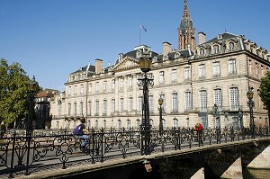 PONT SAINTE MADELEINE, PALAIS DES ROHAN, STRASBOURG, BAS RHIN (67), ALSACE, FRANCE, EUROPE 