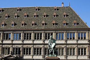 PLACE GUTENBERG ET CHAMBRE DE COMMERCE, STRASBOURG, BAS RHIN (67), ALSACE, FRANCE, EUROPE 