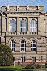 SCULPTURES DE LUTHER, LEIBNIZ, KEPLER, JOH.STURM, PALAIS UNIVERSITAIRE, STRASBOURG, BAS RHIN (67), ALSACE, FRANCE, EUROPE 