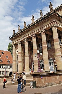 OPERA NATIONAL DU RHIN ET CAFE DE L'OPERA, STRASBOURG, BAS RHIN (67), ALSACE, FRANCE, EUROPE 