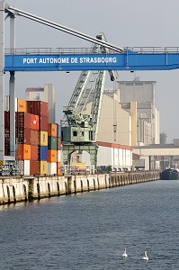 PORT AUTONOME DE STRASBOURG, STRASBOURG, BAS RHIN (67), ALSACE, FRANCE, EUROPE 