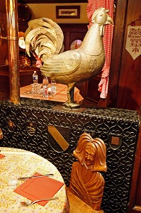 WINSTUB, RESTAURANT, CHEZ YVONNE, CATHEDRALE DE STRASBOURG, STRASBOURG, BAS RHIN (67), ALSACE, FRANCE, EUROPE 