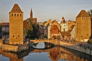 PONTS COUVERTS ET CATHEDRALE, STRASBOURG, BAS-RHIN (67), ALSACE, FRANCE 