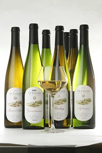 VERRE ET BOUTEILLES VIN D'ALSACE, ALSACE, FRANCE 