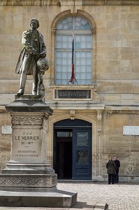 ENTREE PRINCIPALE DE L'OBSERVATOIRE DE PARIS AVEC LA STATUE DE LE VERRIER, 14EME ARRONDISSEMENT, PARIS, FRANCE 