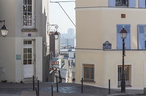 IMMEUBLES D'HABITATION, PASSAGE COTTIN ET RUE DU CHEVALLIER DE LA BARRE, 18 EME ARRONDISSEMENT, PARIS, FRANCE 