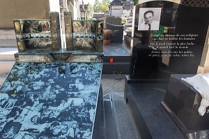 TOMBE DE HENRI LANGLOIS FONDATEUR DE LA CINEMATHEQUE FRANCAISE ET CREATEUR DU MUSEE DU CINEMA ET TOMBE DE GUS DESSINATEUR-HUMORISTE, JOURNALISTE ET ROMANCIER-AUTEUR, CIMETIERE DU MONTPARNASSE, 14EME ARRONDISSEMENT, PARIS, FRANCE 