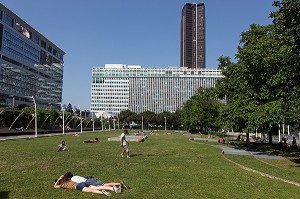 JARDIN ATLANTIQUE AU DESSUS DE LA GARE MONTPARNASSE PARIS (75015), FRANCE 