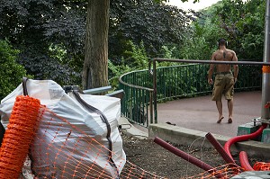 TRAVAUX DE RENOVATION DU PARC DES BUTTES CHAUMONT CREE EN 1867 POUR L'EXPOSITION UNIVERSELLE, PARIS (75), FRANCE 