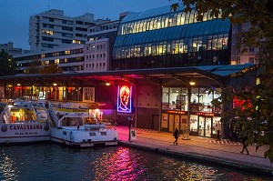 LES BORDS DU BASSIN DE LA VILLETTE AVEC LES CINEMAS MK2 ET LE MCAFE, QUAI DE LA LOIRE ET QUAI DE SEINE, PARIS 19 EME, FRANCE 