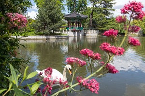 JARDIN COREEN DE SEOUL OFFERT PAR LA CAPITALE COREENNE EN 2002 POUR CELEBRER L'AMITIE ENTRE LES DEUX VILLES, JARDIN D'ACCLIMATATION DANS LE BOIS DE BOULOGNE, PARIS (75), FRANCE 