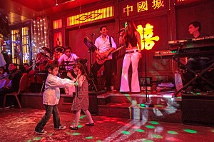 RESTAURANT, SALLE DE SPECTACLE, KARAOKE, CHINA TOWN OLYMPIADES, PARIS (75), 13 EME ARRONDISSEMENT 