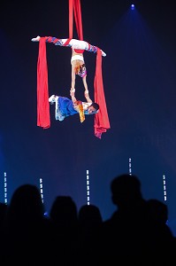 TROUPE D'ARTISTES CHINOIS, CIRQUE PHENIX, PELOUSE DE REUILLY, PARIS 12 EME ARRONDISSEMENT 