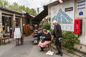 MARCHE AUX PUCES, MARCHE VERNAISON, SAINT-OUEN, SEINE-SAINT-DENIS, FRANCE 