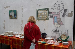 MARCHE AUX PUCES, MARCHE VERNAISON, SAINT-OUEN, SEINE-SAINT-DENIS, FRANCE 