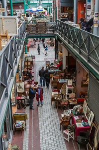 MARCHE AUX PUCES, MARCHE DAUPHINE, SAINT-OUEN, SEINE-SAINT-DENIS, FRANCE 