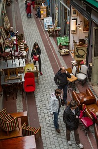 MARCHE AUX PUCES, MARCHE DAUPHINE, SAINT-OUEN, SEINE-SAINT-DENIS, FRANCE 