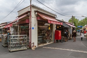 MARCHE AUX PUCES, MARCHE VERNAISON, SAINT-OUEN, SEINE-SAINT-DENIS, FRANCE 