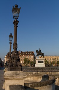 PONT NEUF, STATUE HENRI IV, 1ER ARRONDISSEMENT, PARIS, FRANCE 