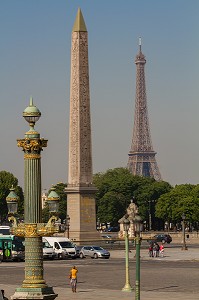 PLACE DE LA CONCORDE, COLONNE A LAMPES, OBELISQUE ET TOUR EIFFEL, 1ER ARRONDISSEMENT, PARIS, FRANCE 