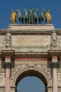 DETAIL DE L'ARC DE TRIOMPHE DU CARROUSEL DU LOUVRE, 1ER ARRONDISSEMENT, PARIS, FRANCE 