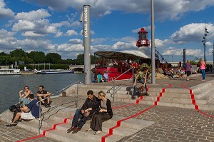 BATOFAR, BERGE DE LA SEINE, PORT DE LA GARE, 13EME ARRONDISSEMENT, PARIS, FRANCE 