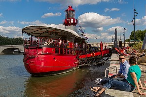 BATOFAR, BERGE DE LA SEINE, PORT DE LA GARE, 13EME ARRONDISSEMENT, PARIS, FRANCE 