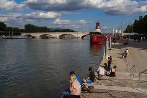 BATOFAR, BERGE DE LA SEINE, PORT DE LA GARE, 13EME ARRONDISSEMENT, PARIS, FRANCE 