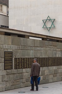 LE MEMORIAL DE LA SHOAH EST UN MUSEE CONSACRE A L'HISTOIRE DU GENOCIDE JUIF DURANT LA SECONDE GUERRE MONDIALE, PARIS (75), ILE-DE-FRANCE, FRANCE 