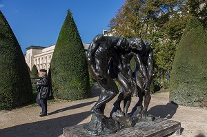 LES TROIS OMBRES D'AUGUSTE RODIN DANS LES JARDINS DU MUSEE RODIN, CREE EN 1916 A L'INITIATIVE D'AUGUSTE RODIN, LE MUSEE EST SITUE A L'HOTEL BIRON, HOTEL PARTICULIER DU 18 EME SIECLE, 7 EME ARRONDISSEMENT, PARIS (75), ILE-DE-FRANCE, FRANCE 