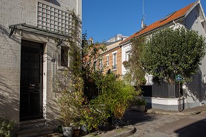 LA CITE FLORALE EST UN PETIT QUARTIER CONSTITUE DE MAISONS INDIVIDUELLES SITUEES DANS DES RUELLES PORTANT DES NOMS DE FLEURS, 13 EME ARRONDISSEMENT, PARIS (75), ILE-DE-FRANCE, FRANCE 