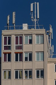 IMMEUBLE D'HABITATION, ANTENNES TELEPHONIQUES RELAIS, 13 EME ARRONDISSEMENT, PARIS (75), ILE-DE-FRANCE, FRANCE 