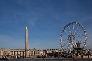 PLACE DE LA CONCORDE ET LA GRANDE ROUE INSTALLEE DURANT LA PERIODE DES FETES DE NOEL, 8 EME ARRONDISSEMENT, PARIS (75), ILE-DE-FRANCE, FRANCE 