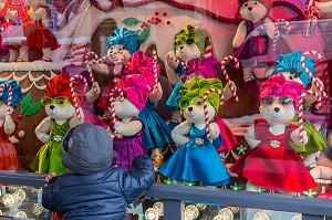 VITRINES DE NOEL DES GRANDS MAGASINS, PRINTEMPS-HAUSSMANN, 9 EME ARRONDISSEMENT, PARIS (75), ILE-DE-FRANCE, FRANCE 