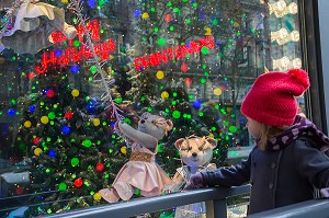 VITRINES DE NOEL DES GRANDS MAGASINS, PRINTEMPS-HAUSSMANN, 9 EME ARRONDISSEMENT, PARIS (75), ILE-DE-FRANCE, FRANCE 