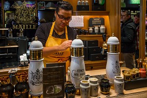 BOUTIQUE MAILLE, FABRICANT DE MOUTARDE DE FINE DEPUIS 1747, PLACE DE LA MADELEINE, 8 EME ARRONDISSEMENT, PARIS (75), ILE-DE-FRANCE, FRANCE 