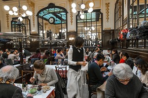 LA BRASSERIE CHARTIER, VIEUX RESTAURANT TRADITIONNEL DATANT DU 19 EME SIECLE QUI PROPOSE UNE CARTE BON MARCHE RUE DU FAUBOURG MONTMARTRE, 9 EME ARRONDISSEMENT, PARIS (75), ILE-DE-FRANCE, FRANCE 