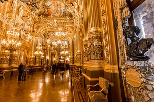 INTERIEUR DE L'OPERA GARNIER, PALAIS GARNIER, GRAND FOYER PEINT PAR BAUDRY, LE PLAFOND REPREND LES THEMES CLASSIQUES DES MYTHES GRECS, EN TRENTE TOILES, SUR 500 METRES CARRES, 9 EME ARRONDISSEMENT, (75), PARIS, ILE-DE-FRANCE, FRANCE 