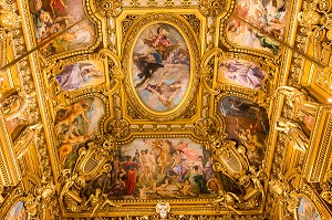 INTERIEUR DE L'OPERA GARNIER, PALAIS GARNIER, GRAND FOYER PEINT PAR BAUDRY, LE PLAFOND REPREND LES THEMES CLASSIQUES DES MYTHES GRECS, EN TRENTE TOILES, SUR 500 METRES CARRES, 9 EME ARRONDISSEMENT, (75), PARIS, ILE-DE-FRANCE, FRANCE 