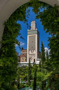 MINARET ET JARDIN DE LA GRANDE MOSQUEE DE PARIS 